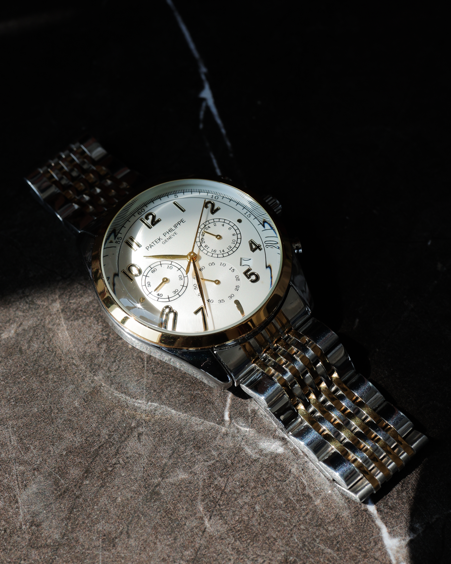 Golden Regent Chronograph Watch – White Dial & Dual-Tone Stainless Steel Bracelet Edition